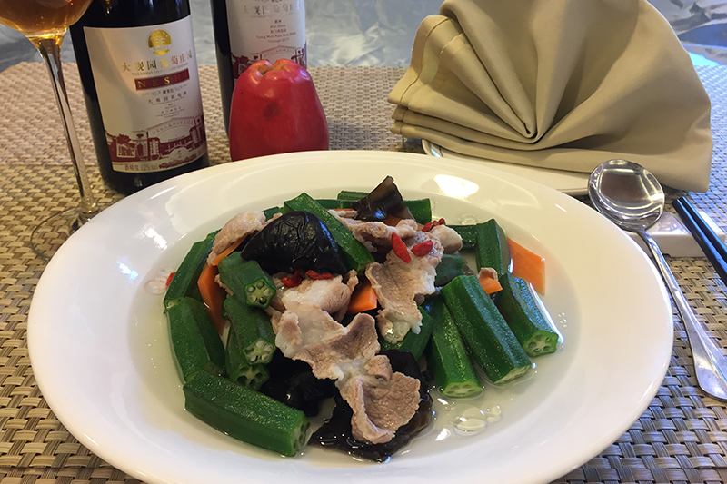 秋葵浸土猪肉